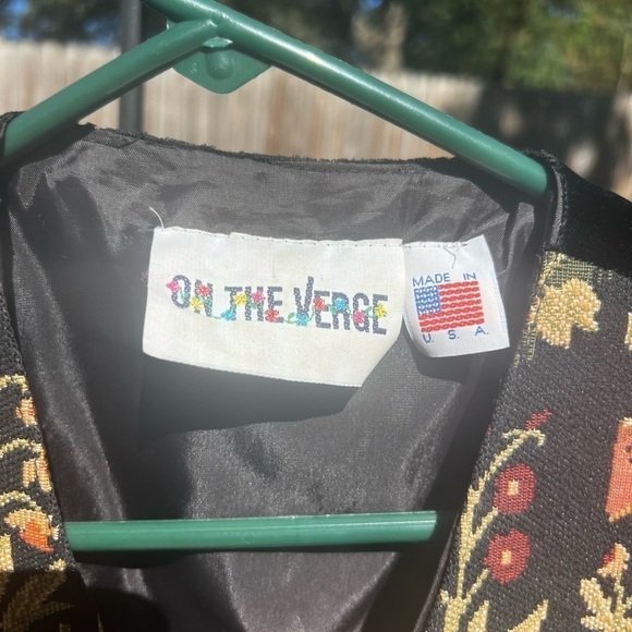 Vintage Woven Tapestry Patchwork Animal Floral
Print Vest Small - Picture 5 of 9